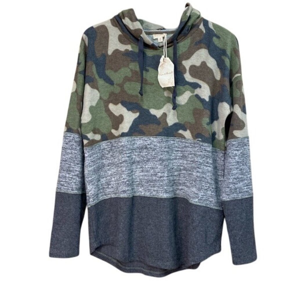 Hem & Thread Cozy Camo Contrast Hoodie NWT Medium